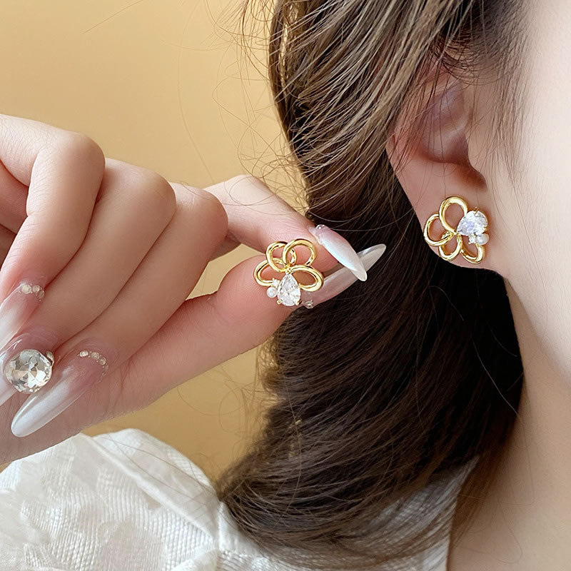 Elegant Zircon Flower Stud Earrings