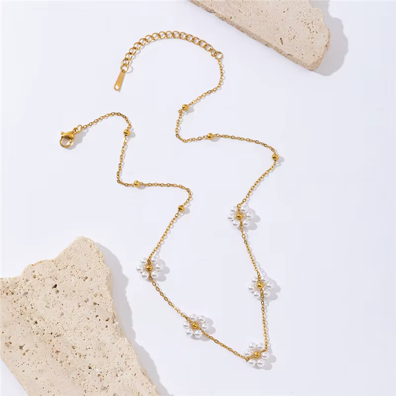Light Luxury Bead Flower Necklace