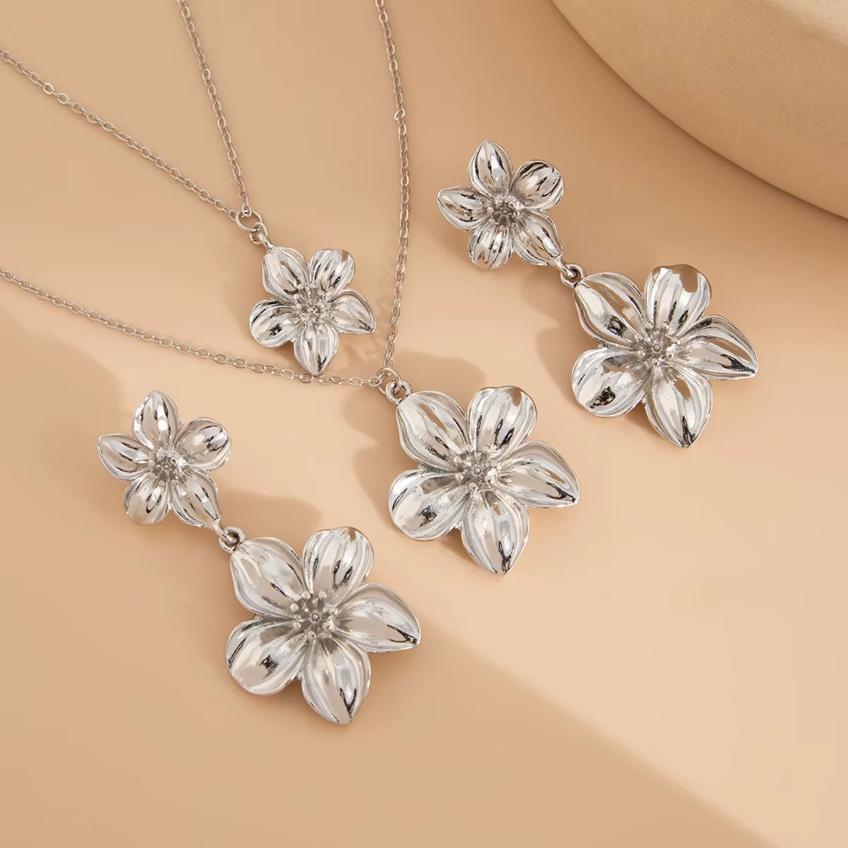 Flower Necklace Earrings Set